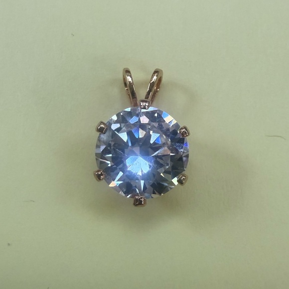 Jewelry - Vintage costume solitaire Sparkling CZ Diamond Pendant rabbit bail‎